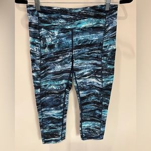 Lululemon Blues & White Cropped Leggings